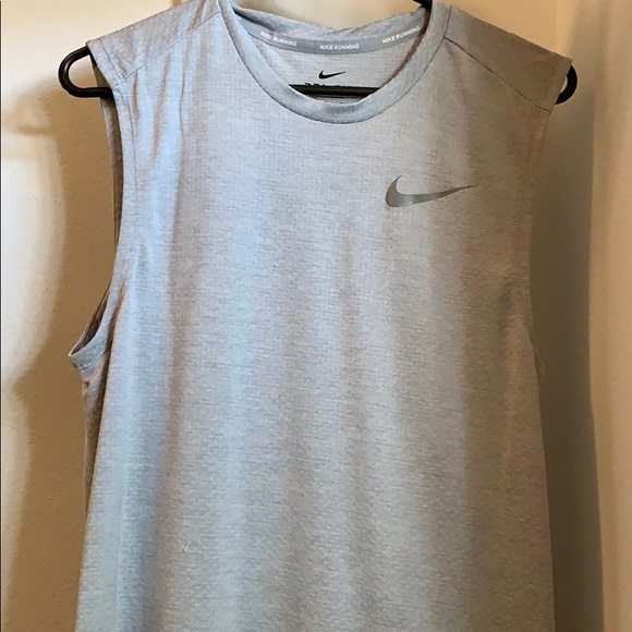 Nike Other - Small silver Nike tank